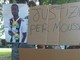 Un'immagine della protesta tenuta a Saluzzo dopo la morta di Moussa Dembelé (dalla pagina Facebook "Enough is Enough - braccianti in lotta Saluzzo" Un'immagine della protesta tenuta a Saluzzo dopo la morta di Moussa Dembelé (dalla pagina Facebook "Enough is Enough - braccianti in lotta Saluzzo"