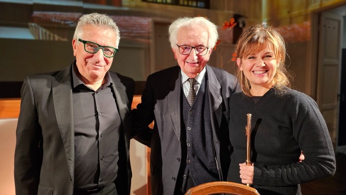 Giorgio Costa, Bruno Gambarotta, Elena Cornacchia. Giorgio Costa, Bruno Gambarotta, Elena Cornacchia.