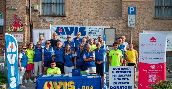 Gruppo di avisini che attualmente operano in locali del vecchio ospedale di Bra (foto di Maurizio Mangino)