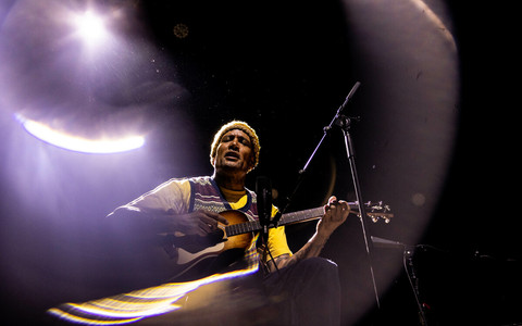 Ben Harper, primo ospite della rassegna (credito Barley Arts)