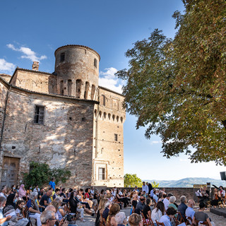 Si attende un'edizione 2022 con tanto pubblico al castello di Roddi, suggestiva cornice del Premio letterario