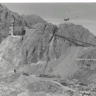 Il rifugio Genova durante il cantiere della diga del Chiotas