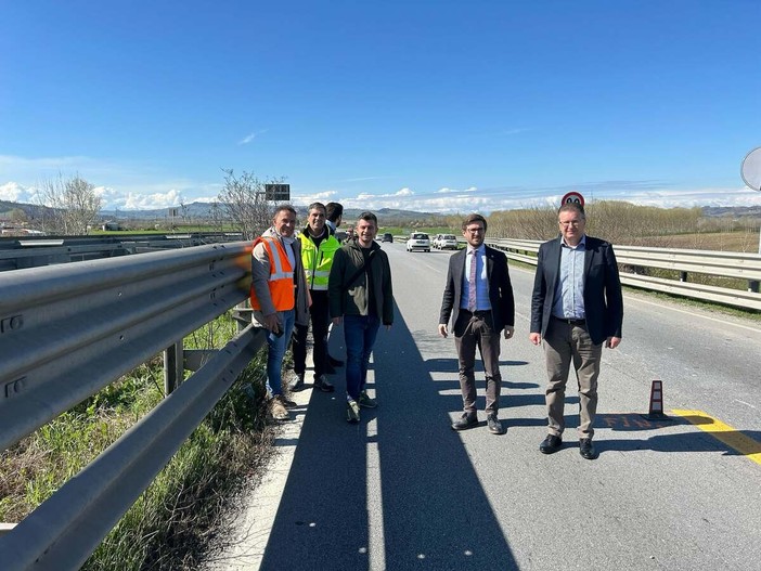 Tangenziale di Alba, due passaggi ancora da attendere. Sul terzo ponte si lavora al parere ambientale Tangenziale di Alba, due passaggi ancora da attendere. Sul terzo ponte si lavora al parere ambientale