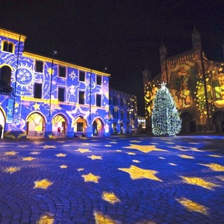 Piazza Risorgimento illuminata per il Natale dello scorso anno