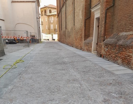 Alba, riapre il primo tratto di via Accademia: avanti con la riqualificazione del centro storico