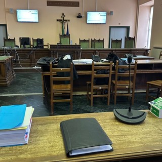 L'aula del tribunale di Cuneo