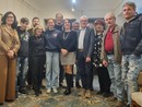 La campionessa azzurra di nuoto Anita Gastaldi con gli amici del Caffè letterario di Albedo La campionessa azzurra di nuoto Anita Gastaldi con gli amici del Caffè letterario di Albedo