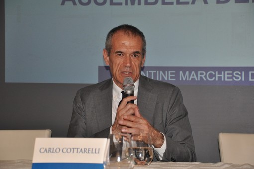 Carlo Cottarelli, è nato a Cremona il 18 agosto 1954