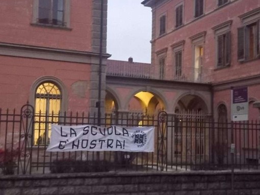 FLC CGIL contro le affissioni fasciste nelle scuole superiori di Alba FLC CGIL contro le affissioni fasciste nelle scuole superiori di Alba