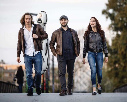 L'Ares Trio: Carlotta Malquori al violino, Matteo Fabi al violoncello e Andrea D'Amato al pianoforte L'Ares Trio: Carlotta Malquori al violino, Matteo Fabi al violoncello e Andrea D'Amato al pianoforte