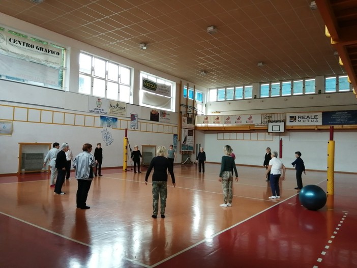 L’Unione Colline di Langa e del Barolo investe sugli anziani: ginnastica e benessere per oltre 160 persone ogni settimana L’Unione Colline di Langa e del Barolo investe sugli anziani: ginnastica e benessere per oltre 160 persone ogni settimana