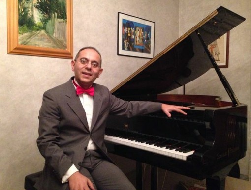 Il maestro Alessandro Varlotta al piano