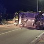 L'auto ribaltata a centro carreggiata