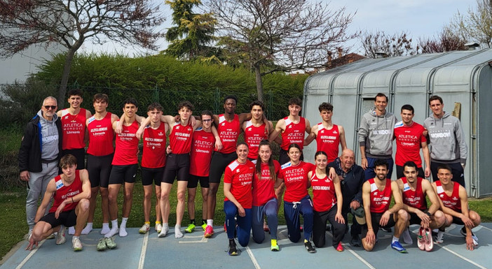 ATELTICA / Mondovì – Acqua S. Bernardo domina i Campionati Provinciali Staffette di Fossano: 13 titoli e 4 pass per gli Italiani