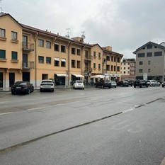Corso Piave, sette sanzioni dopo l’ordinanza anti-alcol ad Alba: “La situazione è più tranquilla”