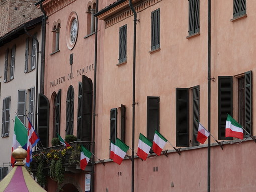 Alba celebra l’81° anniversario della Liberazione: una settimana di eventi tra memoria, teatro e cammini resistenti