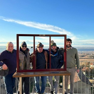 L'inaugurazione con il sindaco Marco Pallaro e il gruppo alpini L'inaugurazione con il sindaco Marco Pallaro e il gruppo alpini