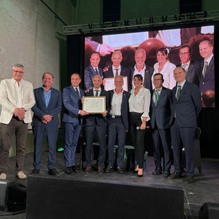 Alberto Cirio premia Confagricoltura Cuneo