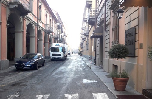 Alba, martedì 21 aprile chiuso un tratto di via Roma