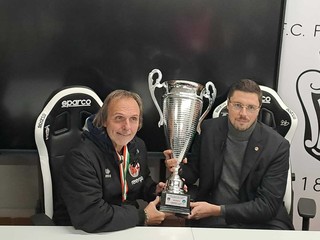 Alberto Merlo e Antonio Barani, US Alessandria 1912, alzano la Coppa