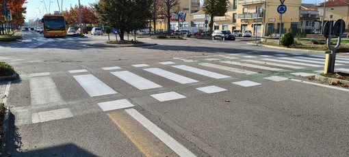 Ad Alba quattro pedoni investiti in cinque giorni: l'invito alla prudenza sulle strisce