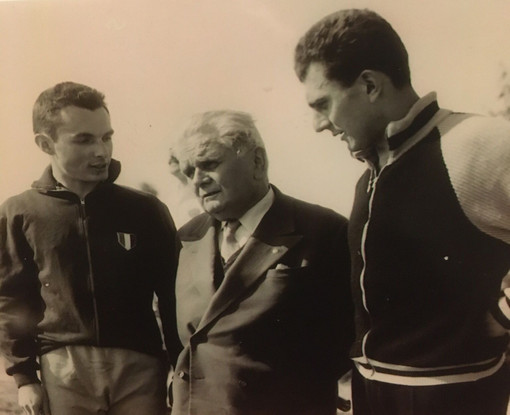 Immagini sbiadite, ricordi vivissimi: Livio Berruti con Attilio Bravi simboli dell'atletica italiana Immagini sbiadite, ricordi vivissimi: Livio Berruti con Attilio Bravi simboli dell'atletica italiana