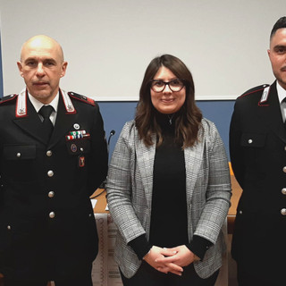 Da sinistra: il luogotenente Mauro Araldo, la sindaca Giulia Adriano e il carabiniere Vincenzo Cannizzo