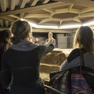 ArcheoMUDI tour, ad Alba i racconti dell’archeologa nel cuore della città antica ArcheoMUDI tour, ad Alba i racconti dell’archeologa nel cuore della città antica