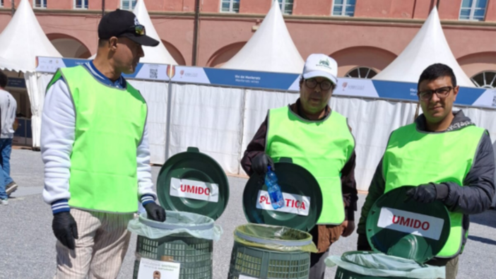 Volontari per la raccolta di rifiuti in forze a Vinum 2025 Volontari per la raccolta di rifiuti in forze a Vinum 2025