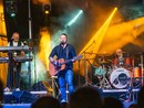 Alberto Bertoli sul palco in una foto tratta dal suo profilo Facebook (credito Fabrizio Toscan .it) Alberto Bertoli sul palco in una foto tratta dal suo profilo Facebook (credito Fabrizio Toscan .it)
