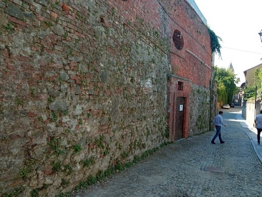 L'esterno del vascone di via Tapparelli