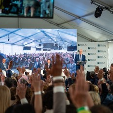 La votazione di approvazione del bilancio