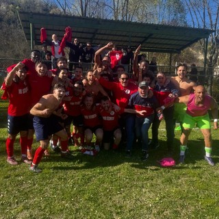 Accademia Calcio Alba, festa promozione: 4-2 al Roerolanze e salto in Seconda Categoria