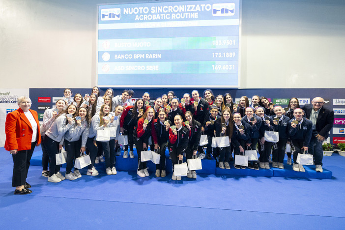 NUOTO ARTISTICO / Agli Assoluti Herbalife il primo acuto è di Busto