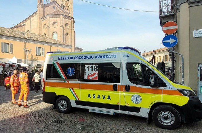 L'Asava di Alba  inaugura due nuovi mezzi e premia i volontari
