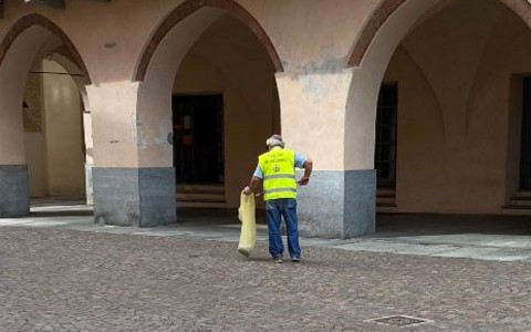 Decoro urbano e regole da rivedere ad Alba: “Serve un regolamento applicabile e condiviso”