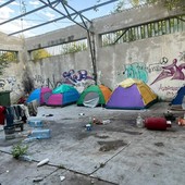 Alcuni accampamenti sul Lungotanaro ad Alba Alcuni accampamenti sul Lungotanaro ad Alba