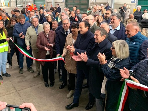 Il taglio del nastro dell'impianto realizzato dall'Azienda Cuneese Smaltimento Rifiuti Spa