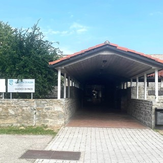L'ex tribunale di Alba: vi ha ancora sede il Giudice di Pace