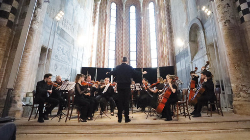 Comune di Alba e Alba Music Festival celebrano gli 80 anni della Repubblica con l’Orchestra Alba Filarmonica Comune di Alba e Alba Music Festival celebrano gli 80 anni della Repubblica con l’Orchestra Alba Filarmonica