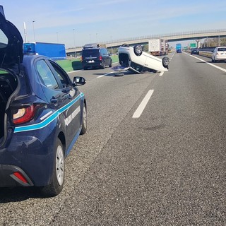 L'auto cappottata sulla A4
