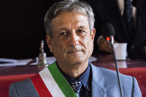VERSO LE ELEZIONI Il sindaco Portera: “No a candidature 'paracadutate' da Roma sul nostro territorio”