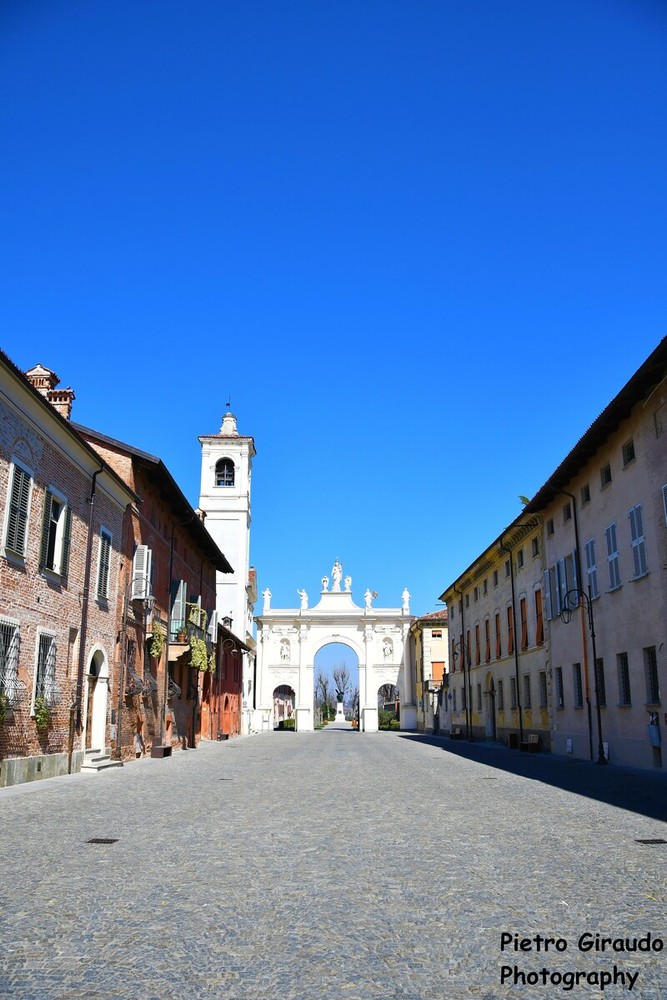 L'arco del Belvedere di Cherasco (foto Pietro Giraudo)