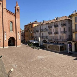 Ad Alba sedicenne ruba il portafoglio a un turista ma viene fermato in piazza Duomo