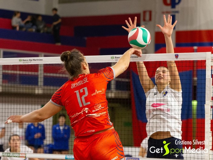 Bergese (Mondovì Volley) in azione (ph. Cristiano Silvestri)