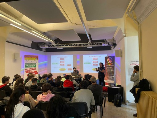 Prima fase di formazione BLS e DAE conclusa all'Istituto Mucci di Bra Prima fase di formazione BLS e DAE conclusa all'Istituto Mucci di Bra