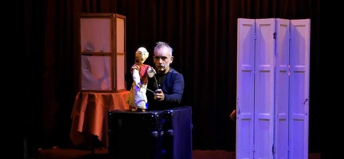 Burattinarte arriva a Cherasco: una serata tra micro-teatro, marionette e poesia Burattinarte arriva a Cherasco: una serata tra micro-teatro, marionette e poesia
