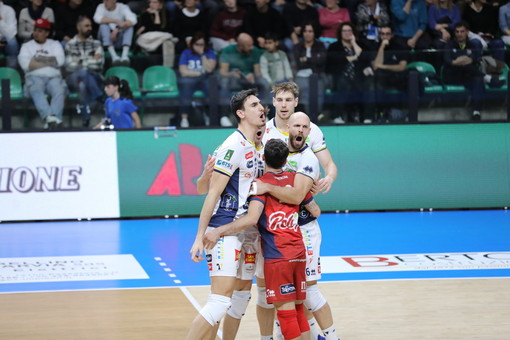 L'Itas Trentino vince sul campo di Cuneo per 3-1 (Foto Bramardi e Leone) L'Itas Trentino vince sul campo di Cuneo per 3-1 (Foto Bramardi e Leone)