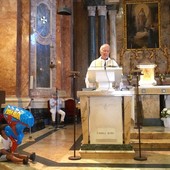 Nelle foto alcuni momenti della benedizione dei bambini al Santuario della Madonna dei Fiori