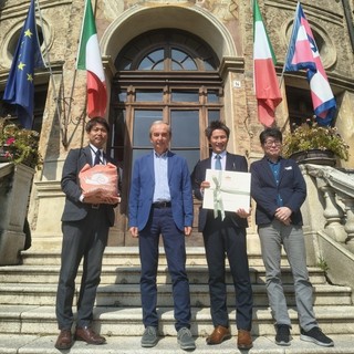 La delegazione giapponese con il sindaco Fogliato La delegazione giapponese con il sindaco Fogliato